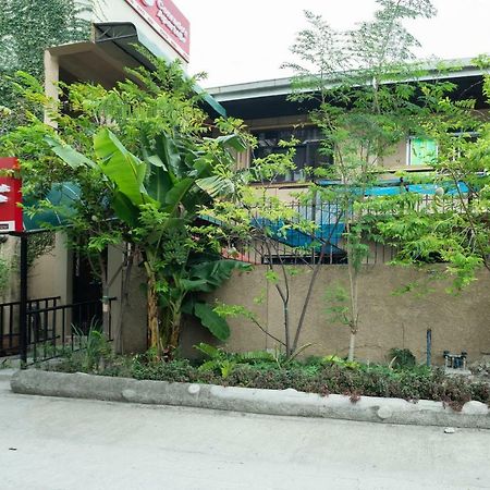Conrado'S Apartelle Paranaque City Екстериор снимка