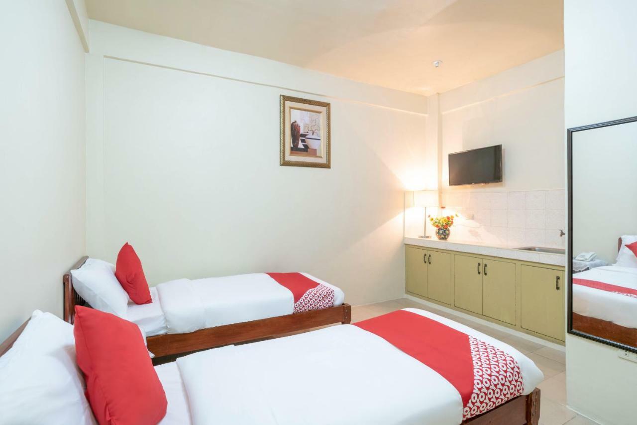 Conrado'S Apartelle Paranaque City Екстериор снимка
