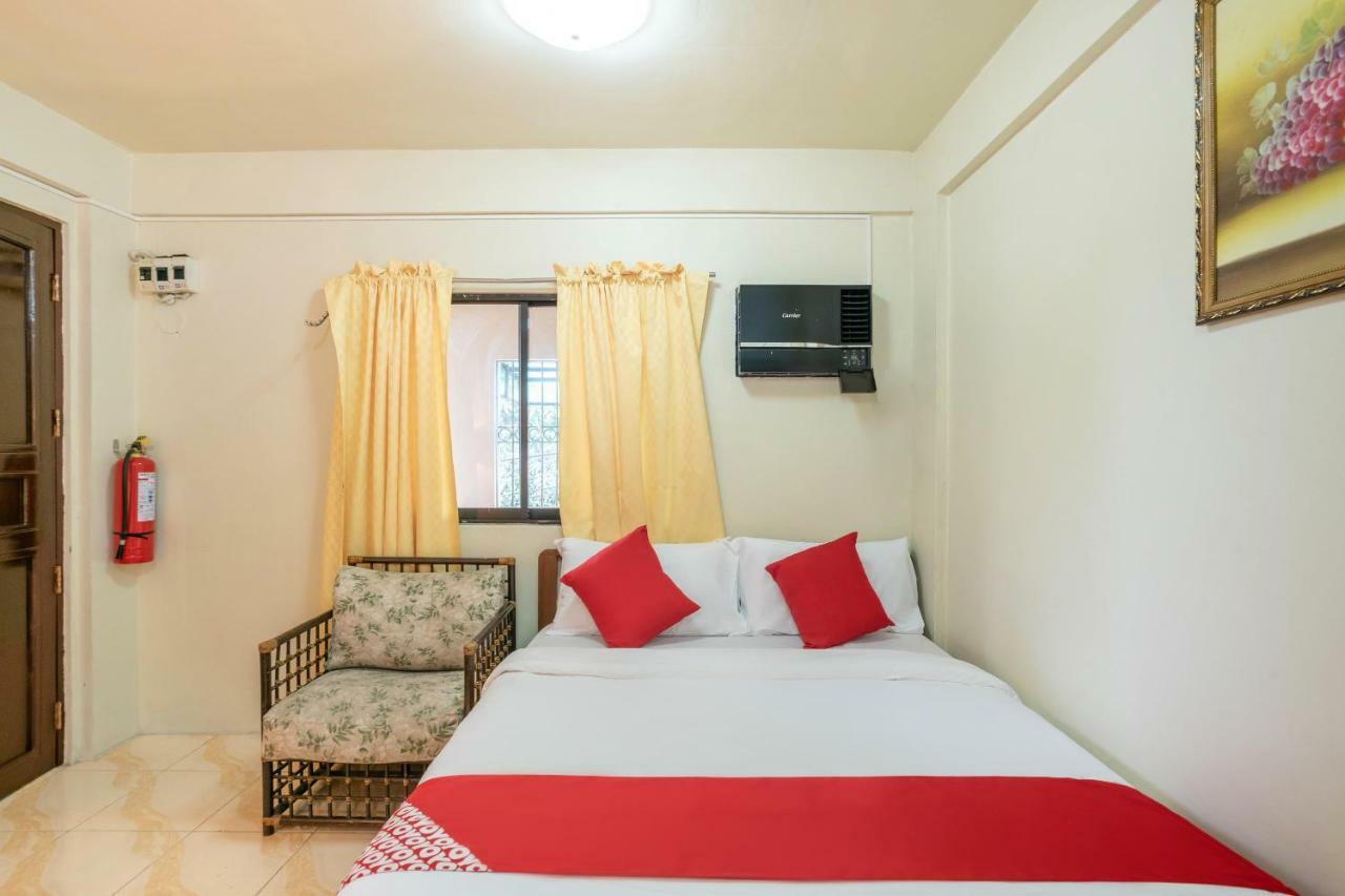 Conrado'S Apartelle Paranaque City Екстериор снимка
