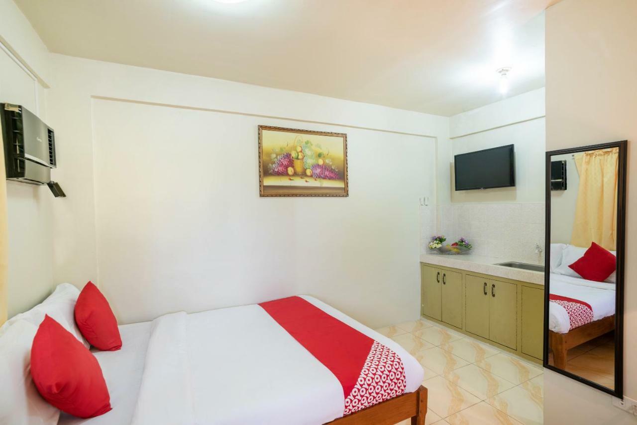 Conrado'S Apartelle Paranaque City Екстериор снимка
